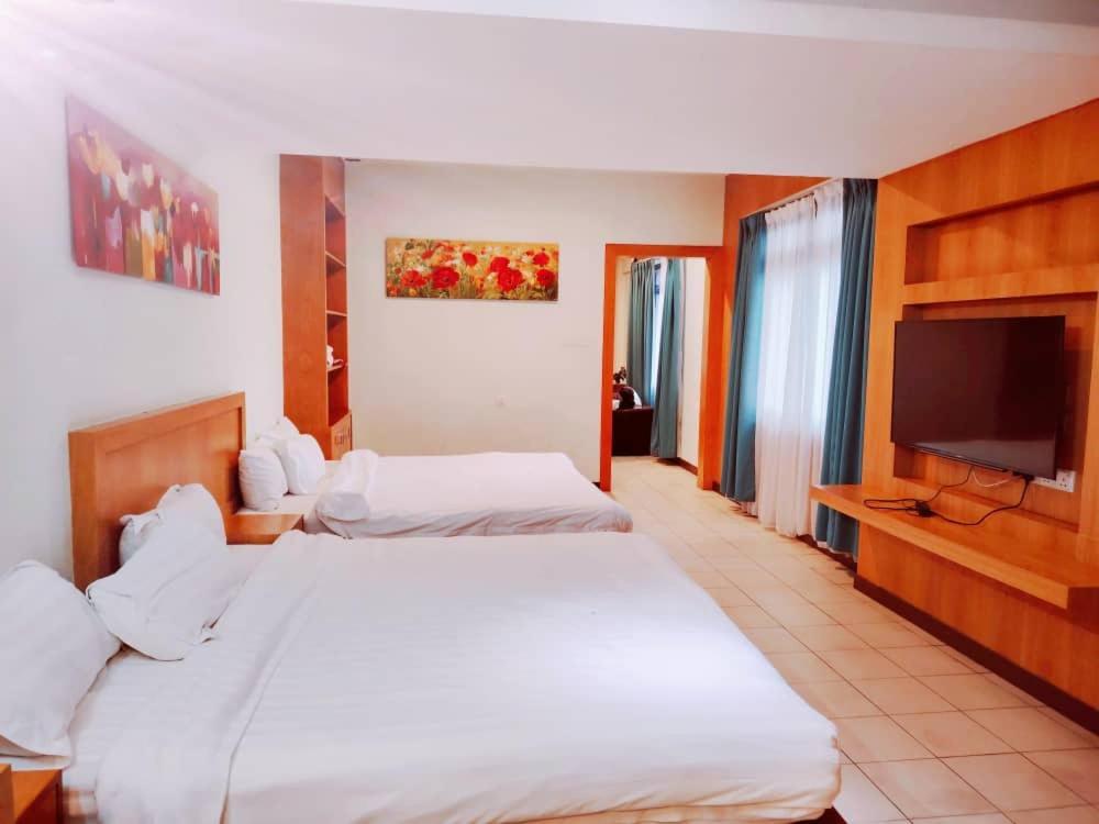 Fratini'S Hotel Labuan Buitenkant foto