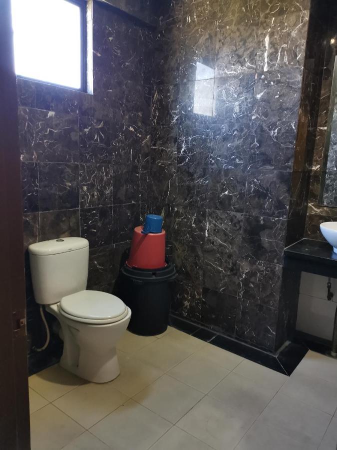 Fratini'S Hotel Labuan Buitenkant foto