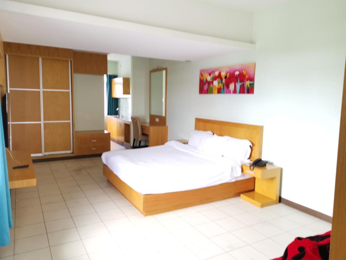 Fratini'S Hotel Labuan Buitenkant foto